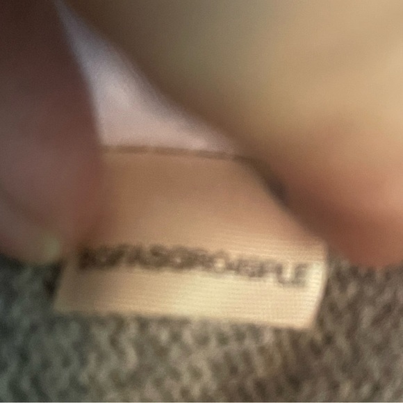 Authentic Burberry Mens Gray Long Sleeve
Pullover Sweater Size S Merino Wool - Picture 12 of 15